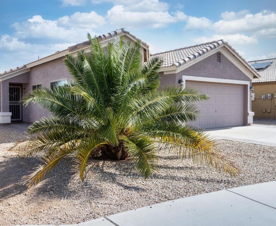 Boho Chic Arizona Villa W Pool & Mini Golf Casa Grande Exterior photo